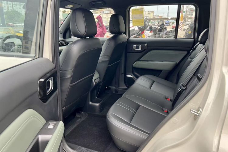 Used Baojun Spark EUV 2026 301km Flagship Edition Interior 7