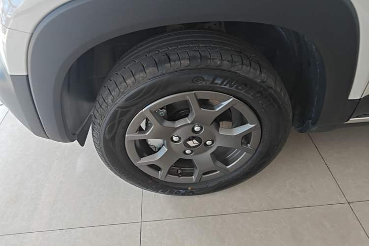 Used Baojun Spark EUV 2026 Model 501km Flagship Edition Left Front Wheel Hub