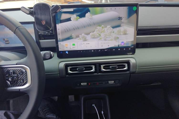Used Baojun Spark EUV 2026 301km Flagship Edition Audio And AC Panel