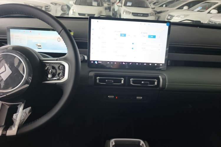 Used Baojun Spark EUV 2026 301km Flagship Edition Audio And AC Panel