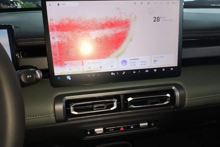 Used Baojun Spark EUV 2026 301km Flagship Edition Audio And AC Panel