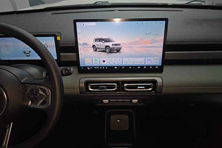 Used Baojun Spark EUV 2026 301km Flagship Edition Audio And AC Panel