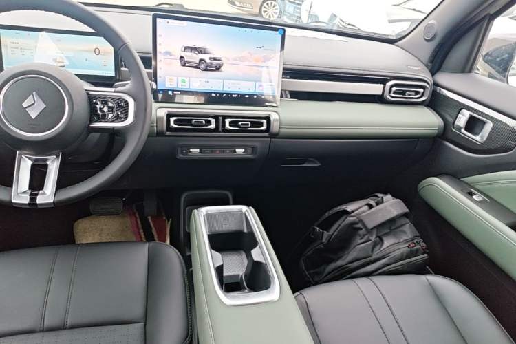 Used Baojun Spark EUV 2026 301km Flagship Edition Audio And AC Panel