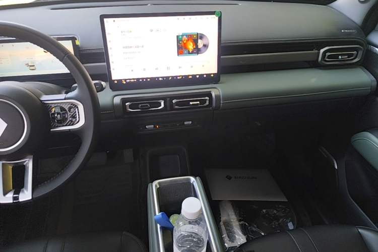Used Baojun Spark EUV 2026 301km Flagship Edition Audio And AC Panel