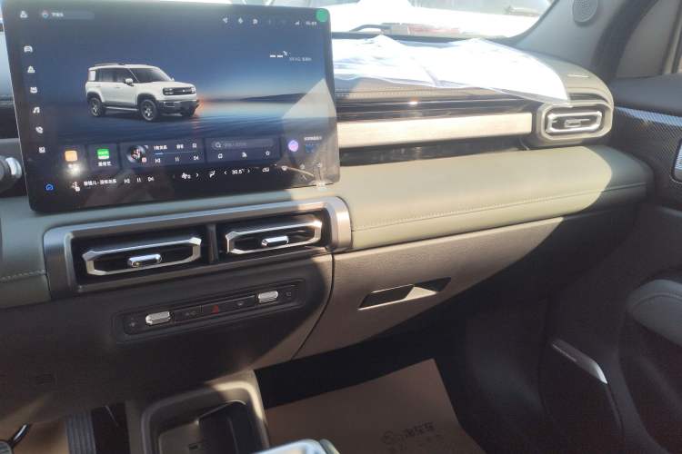 Used Baojun Spark EUV 2026 301km Flagship Edition Audio And AC Panel