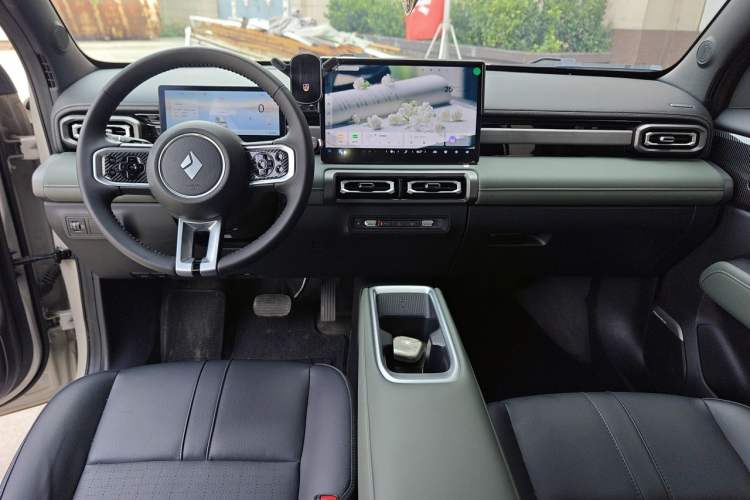 Used Baojun Spark EUV 2026 301km Flagship Edition Center Console