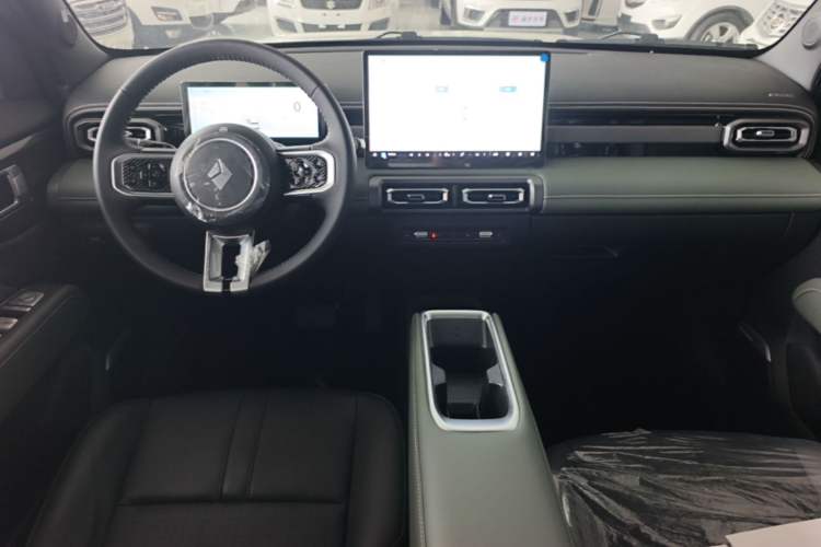 Used Baojun Spark EUV 2026 301km Flagship Edition Center Console