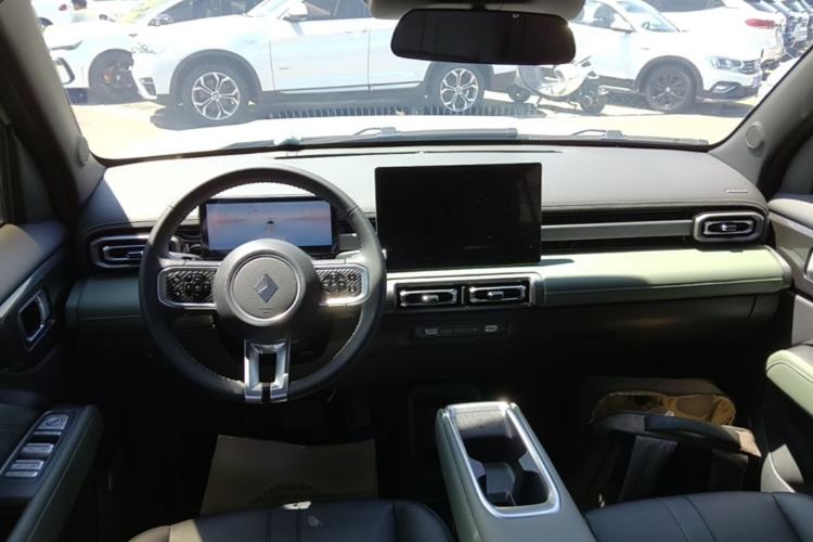 Used Baojun Spark EUV 2026 Model 501km Smart Luxury Edition Center Console