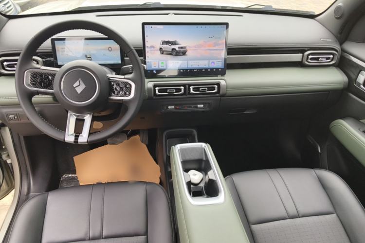 Used Baojun Spark EUV 2026 301km Flagship Edition Center Console