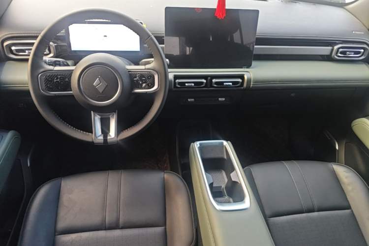 Used Baojun Spark EUV 2026 301km Flagship Edition Center Console