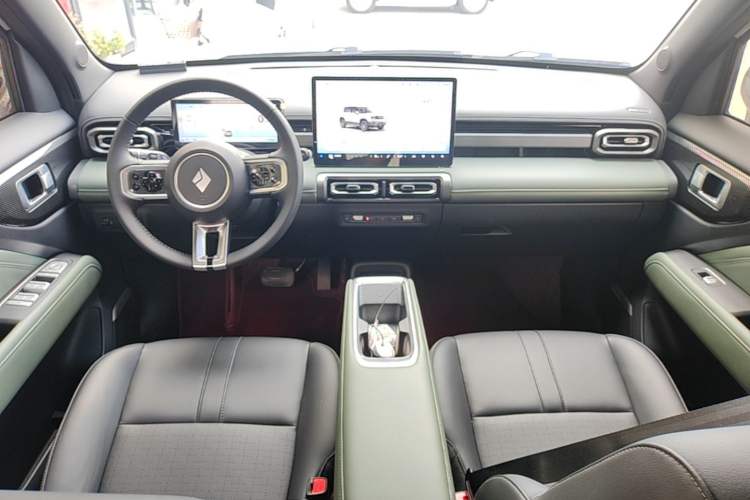 Used Baojun Spark EUV 2026 301km Flagship Edition Center Console