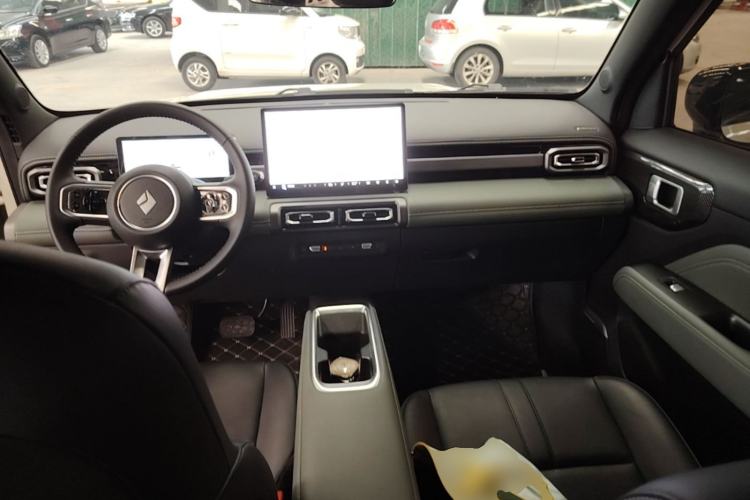 Used Baojun Spark EUV 2026 Model 401km Flagship Edition Center Console