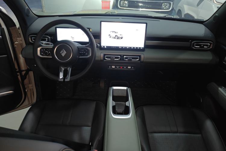 Used Baojun Spark EUV 2026 Model 501km Flagship Edition Center Console