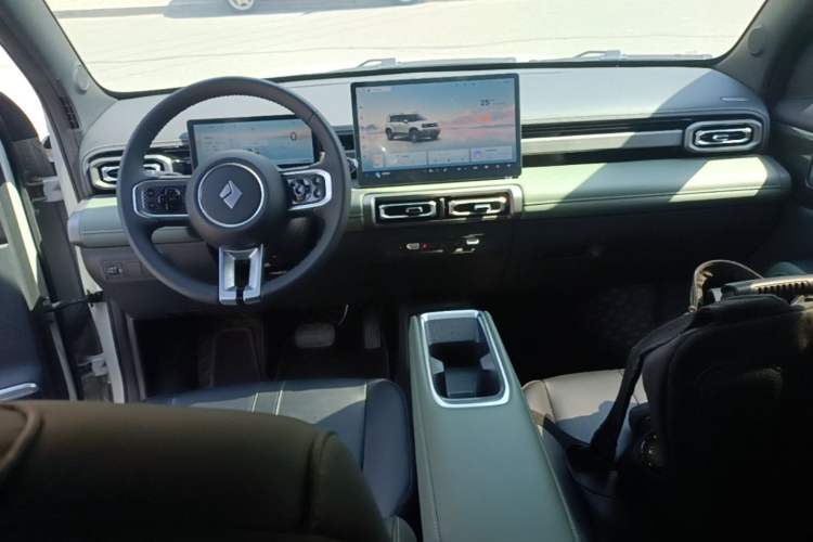Used Baojun Spark EUV 2026 301km Flagship Edition Center Console