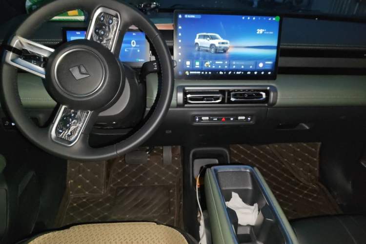 Used Baojun Spark EUV 2026 Model 401km Flagship Edition Center Console