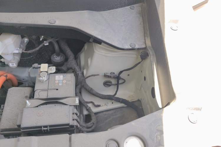 Used Baojun Spark EUV 2026 301km Flagship Edition Engine Bay Left