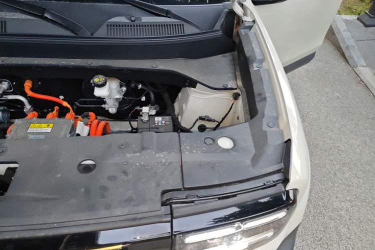 Used Baojun Spark EUV 2026 301km Flagship Edition Engine Bay Left