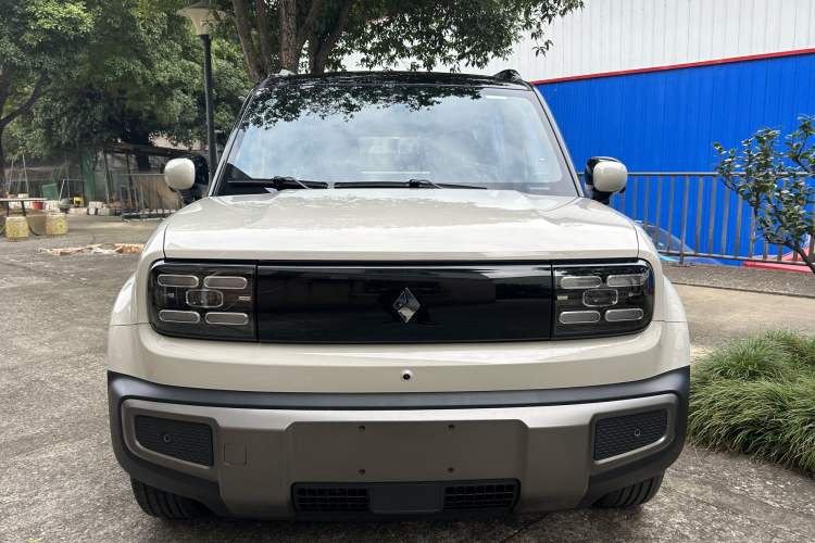 Used Baojun Spark EUV 2026 Model 401km Flagship Edition Exterior 1