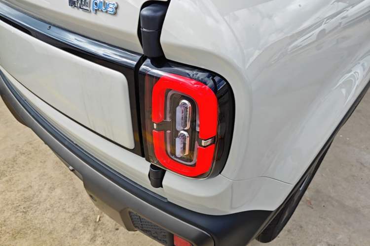Used Baojun Spark EUV 2026 301km Flagship Edition Exterior 3