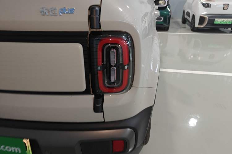Used Baojun Spark EUV 2026 Model 501km Flagship Edition Exterior 3