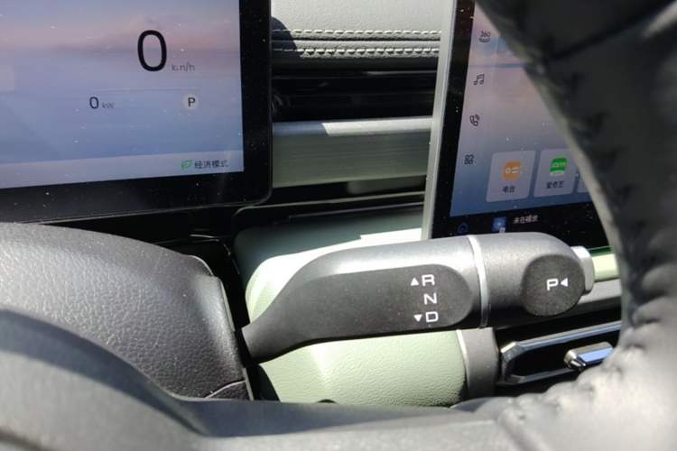 Used Baojun Spark EUV 2026 Model 501km Smart Luxury Edition Gear Lever