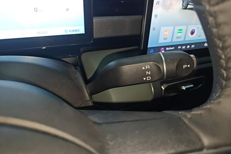 Used Baojun Spark EUV 2026 301km Flagship Edition Gear Lever