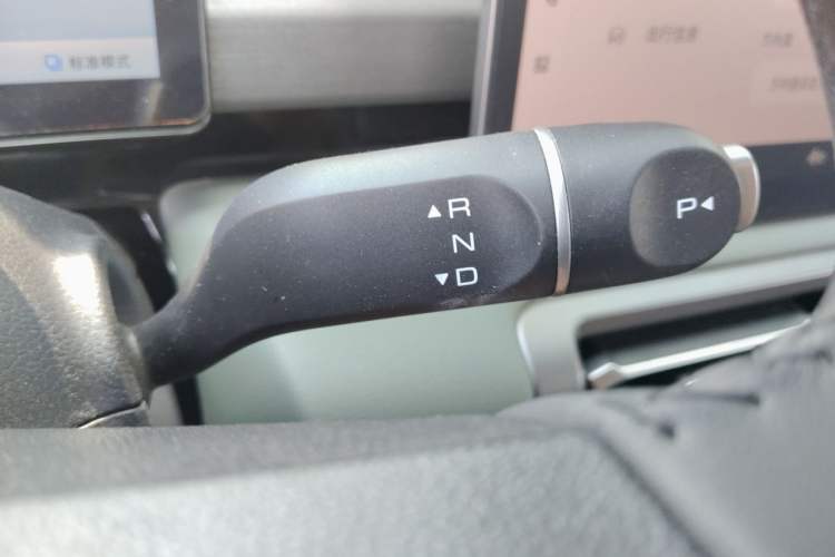 Used Baojun Spark EUV 2026 301km Flagship Edition Gear Lever