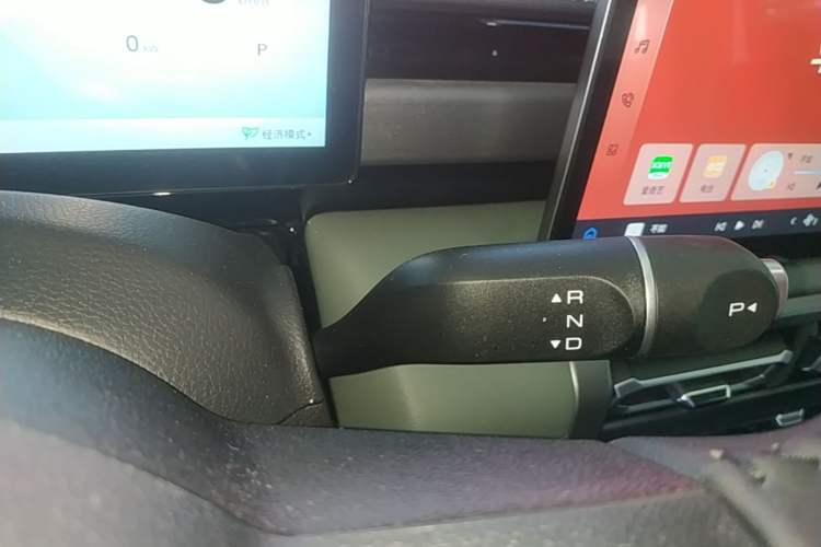 Used Baojun Spark EUV 2026 301km Flagship Edition Gear Lever