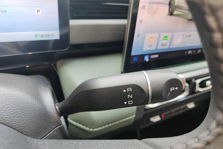 Used Baojun Spark EUV 2026 301km Flagship Edition Gear Lever