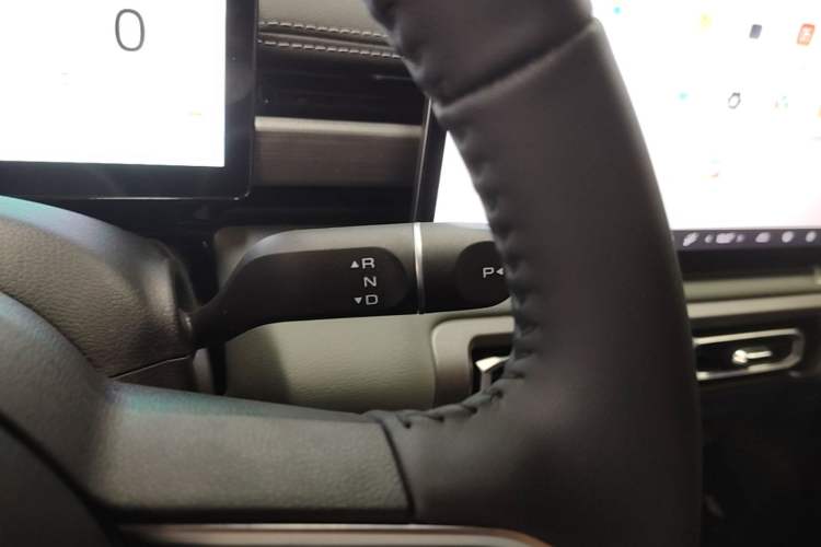 Used Baojun Spark EUV 2026 Model 401km Flagship Edition Gear Lever