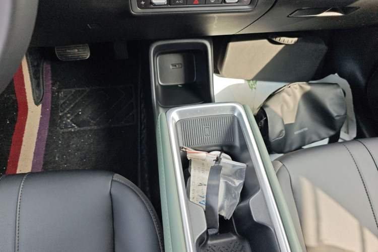 Used Baojun Spark EUV 2026 301km Flagship Edition Gear Lever
