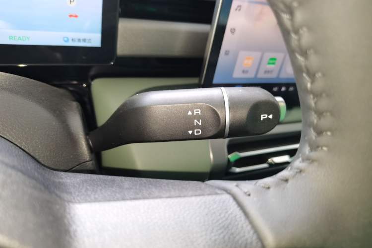 Used Baojun Spark EUV 2026 301km Flagship Edition Gear Lever