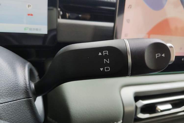 Used Baojun Spark EUV 2026 301km Flagship Edition Gear Lever