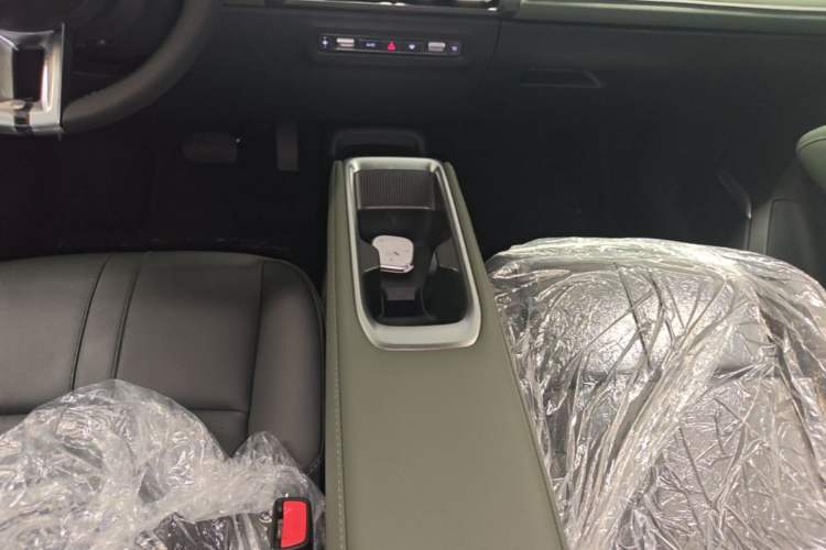 Used Baojun Spark EUV 2026 301km Flagship Edition Gear Lever