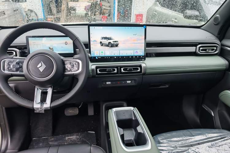 Used Baojun Spark EUV 2026 301km Flagship Edition Interior 1