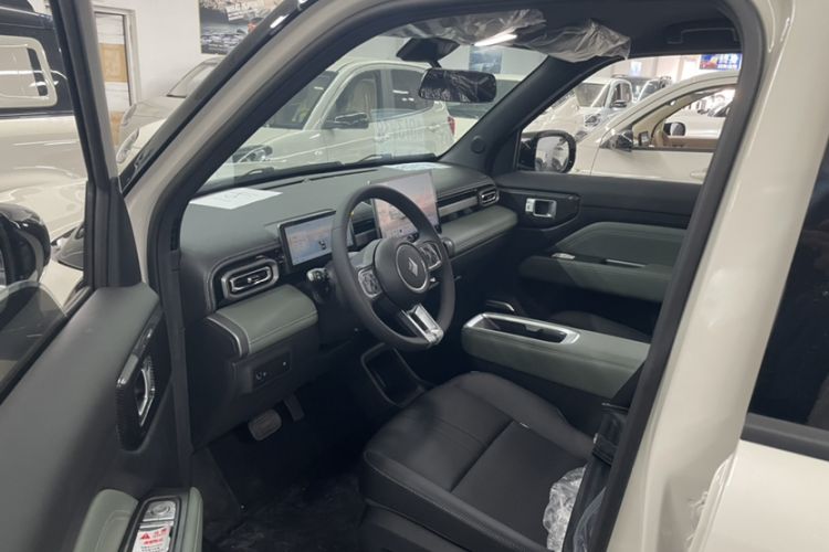 Used Baojun Spark EUV 2026 Model 401km Flagship Edition Interior 3