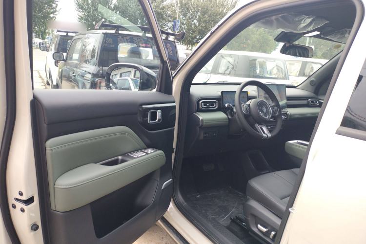 Used Baojun Spark EUV 2026 301km Flagship Edition Interior 3
