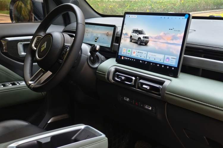 Used Baojun Spark EUV 2026 301km Flagship Edition Interior 3