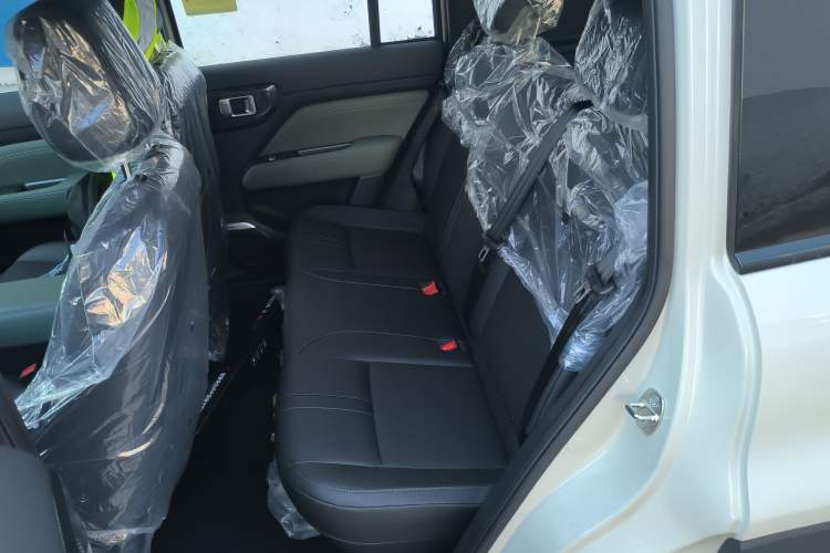 Used Baojun Spark EUV 2026 301km Flagship Edition Interior 4