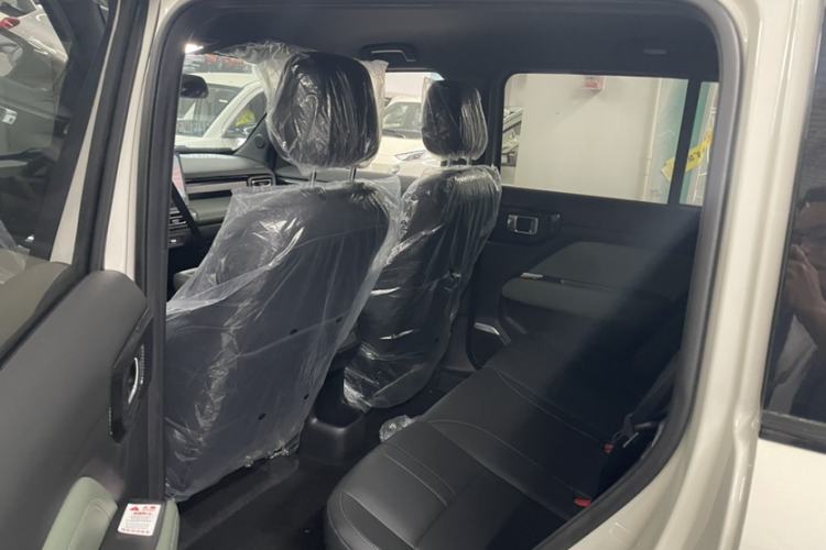 Used Baojun Spark EUV 2026 Model 401km Flagship Edition Interior 4