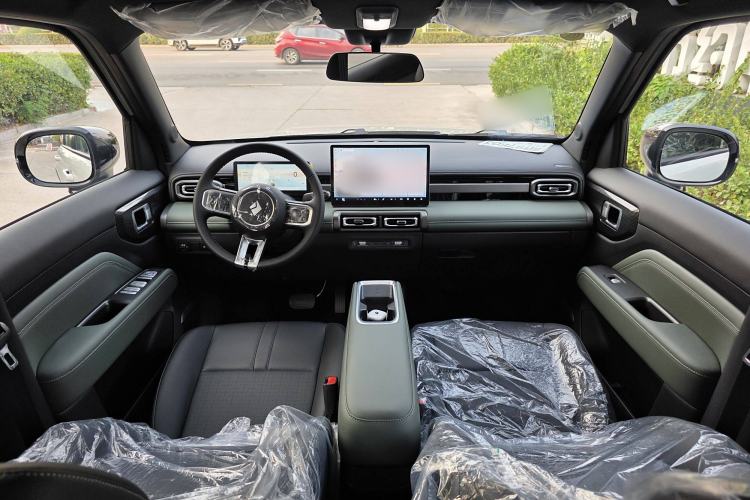 Used Baojun Spark EUV 2026 301km Flagship Edition Interior 4