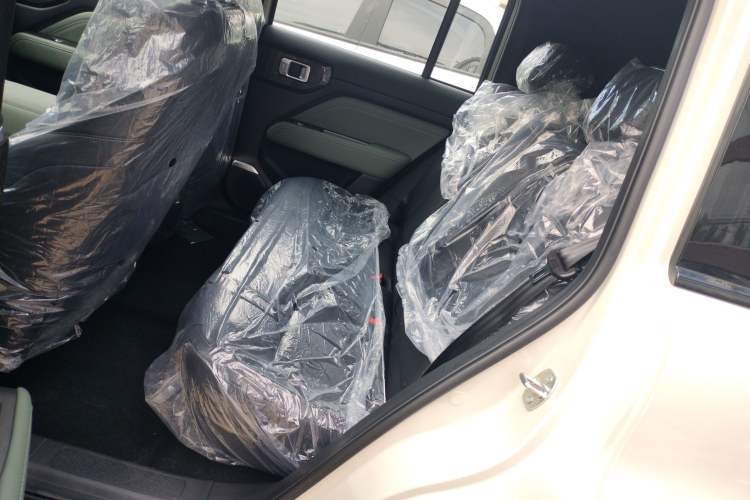 Used Baojun Spark EUV 2026 301km Flagship Edition Interior 4