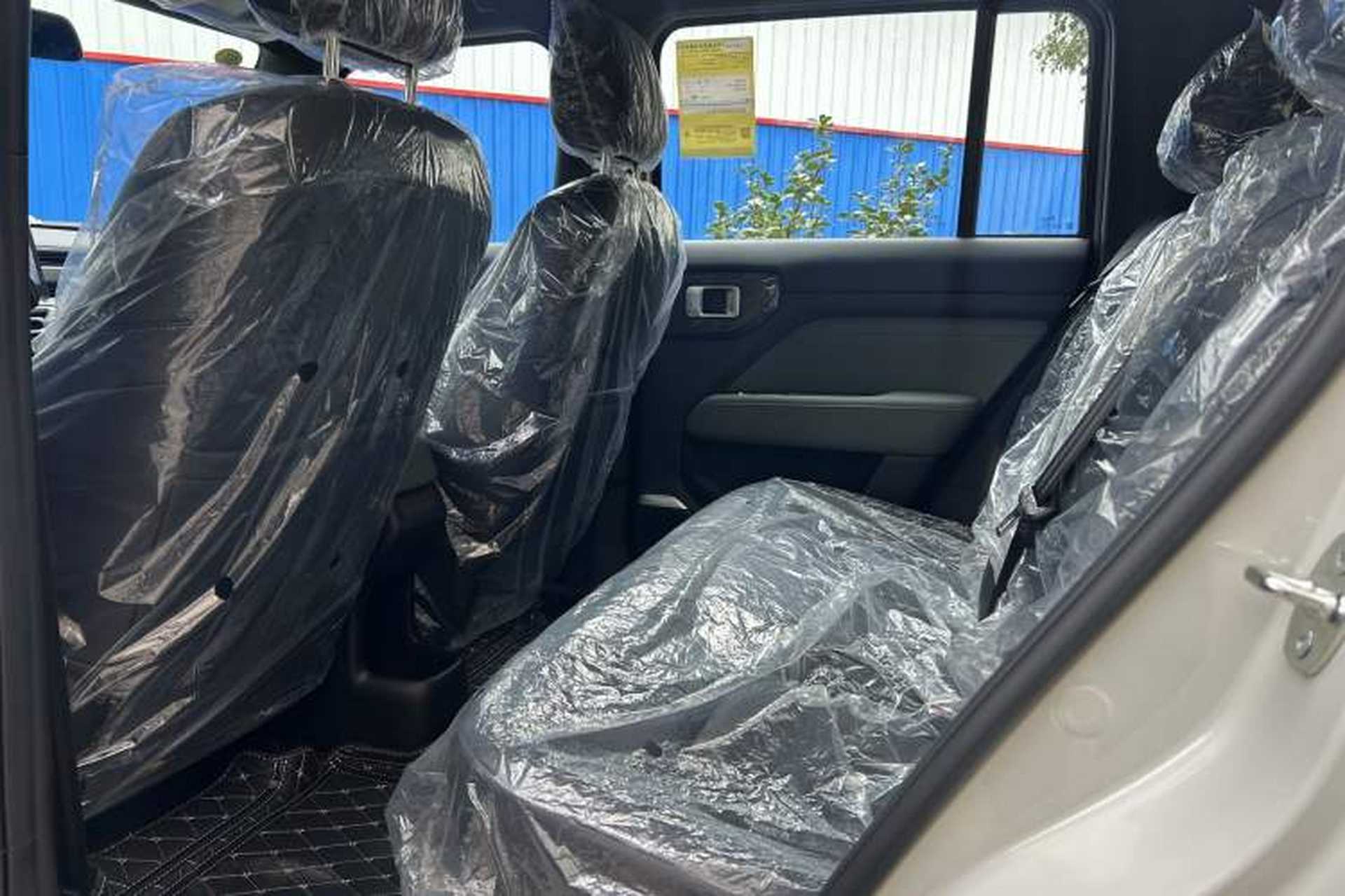 Used Baojun Spark EUV 2026 Model 401km Flagship Edition Interior 4