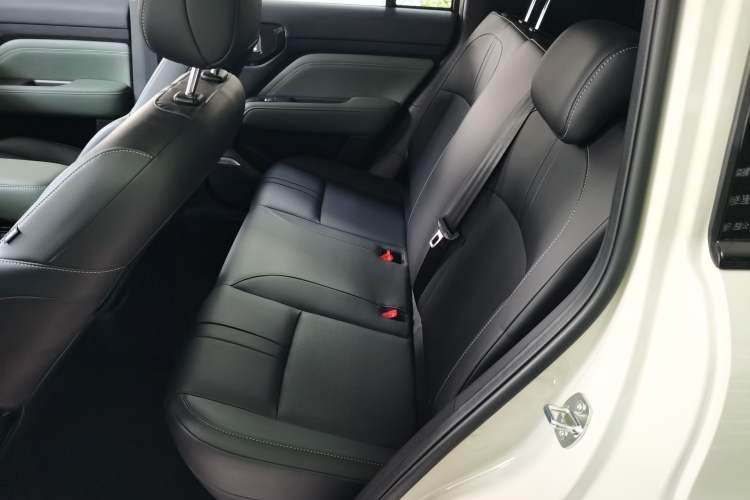 Used Baojun Spark EUV 2026 301km Flagship Edition Interior 4