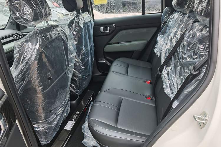 Used Baojun Spark EUV 2026 301km Flagship Edition Interior 5