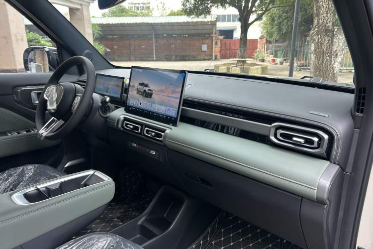 Used Baojun Spark EUV 2026 Model 401km Flagship Edition Interior 5