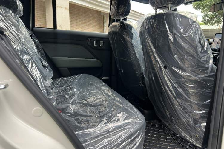 Used Baojun Spark EUV 2026 Model 401km Flagship Edition Interior 7
