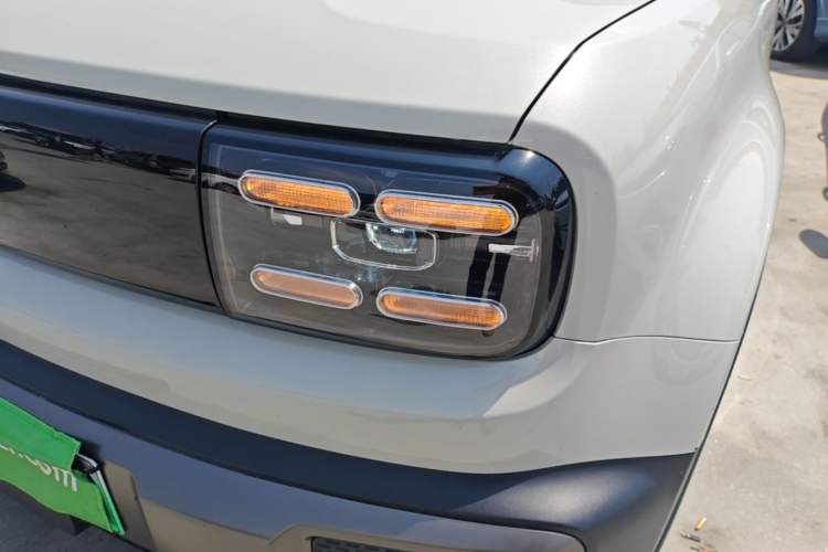 Used Baojun Spark EUV 2026 301km Flagship Edition Left Front Headlight