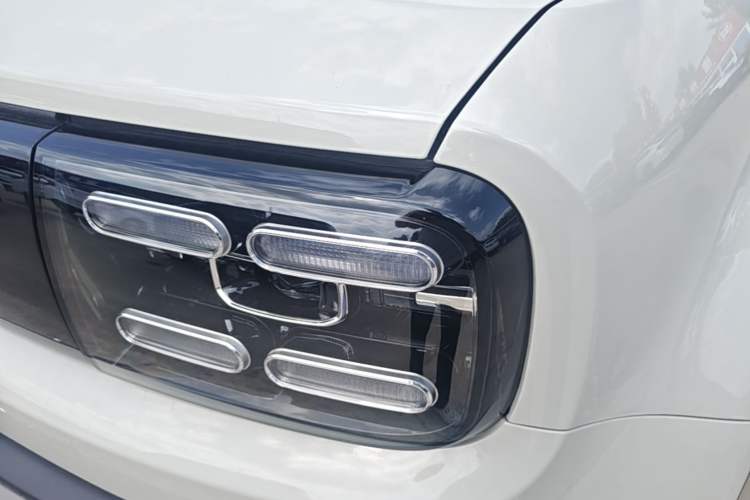Used Baojun Spark EUV 2026 301km Flagship Edition Left Front Headlight