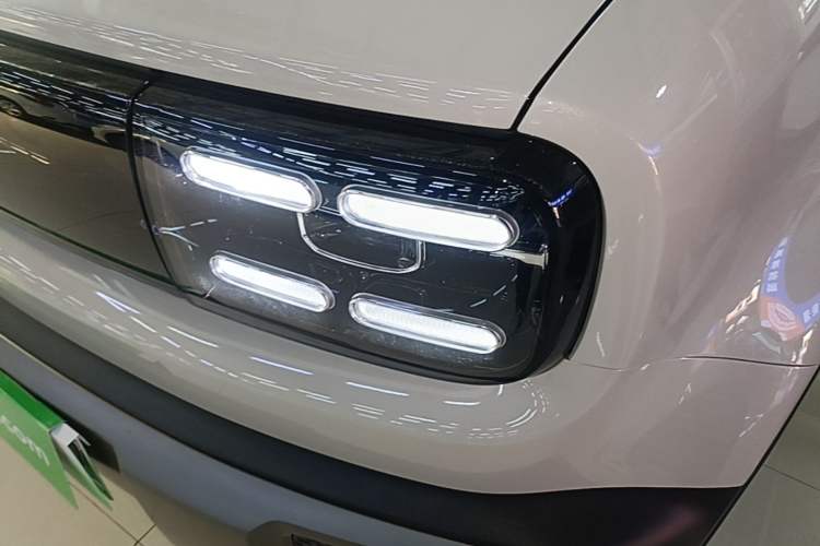 Used Baojun Spark EUV 2026 301km Flagship Edition Left Front Headlight